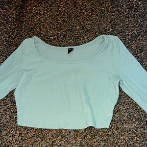 Long sleeve crop top